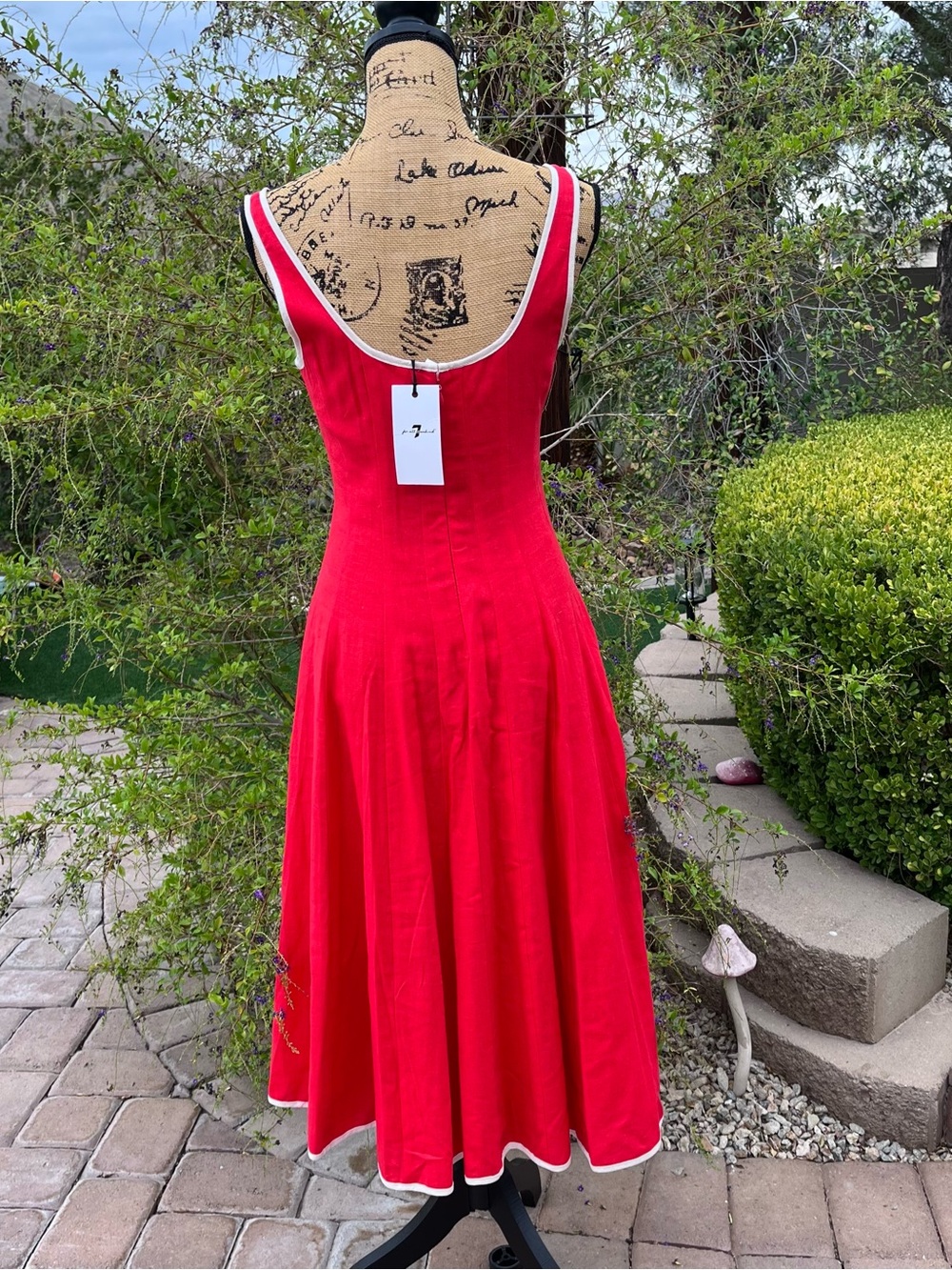 For All Mankind Red Linen Blend Midi Dress White Trim Fit & Flare Size M NWT - Picture 4 of 6